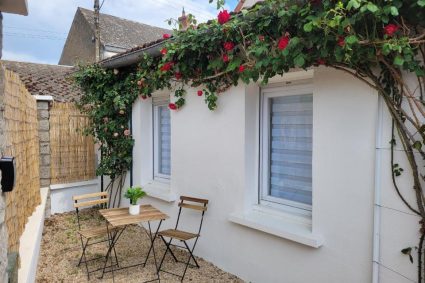 studio chez elle saint denis de l'hotel